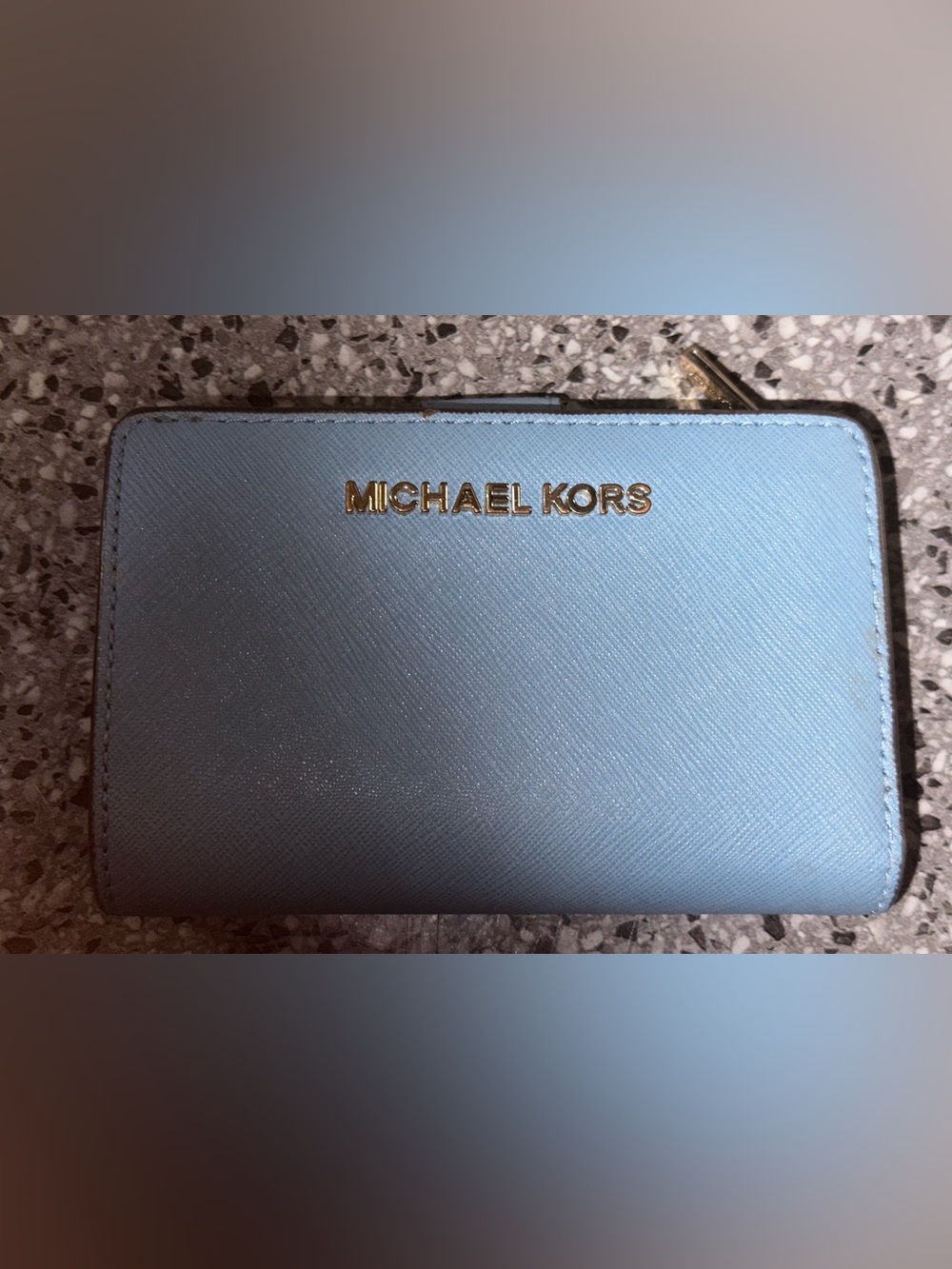 MICHAEL KORS MEDIUM SAFFIANO LEATHER WALLET IN LIGHT BLUE-